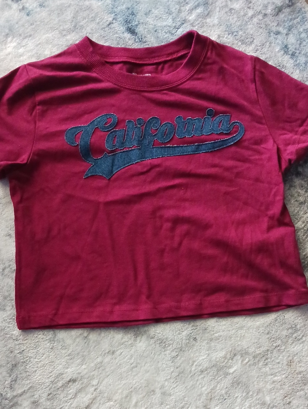 NWOT No Boundaries California Cropped T Shirt Burgundy Xs